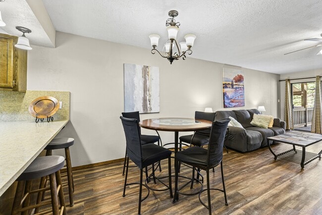 Building Photo - 214 Metz Dr