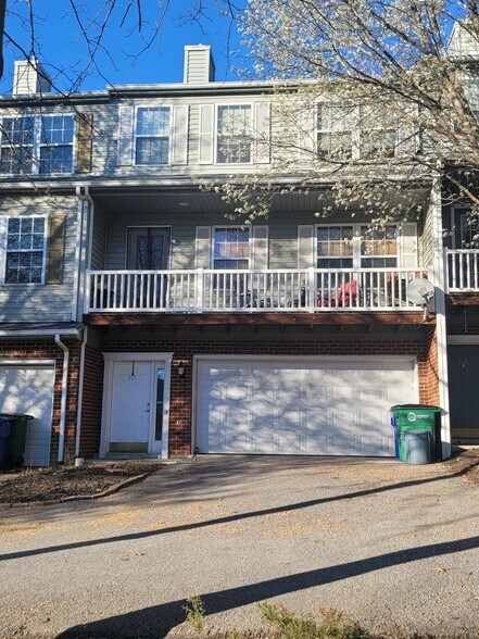 Garage & Balcony - 515 Silver Leaf Dr