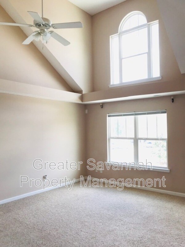 Building Photo - 125 Ventura Pl