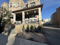 Building Photo - 1446 W Irving Park Rd