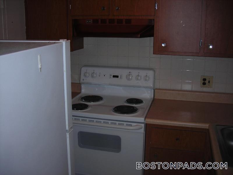 Building Photo - 524 Putnam Ave