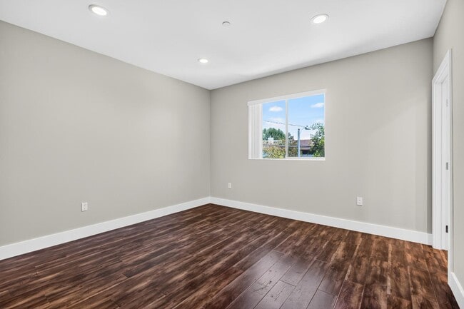 Building Photo - 18358 Saticoy St
