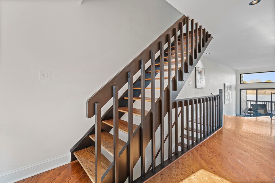 Building Photo - 793 53rd St