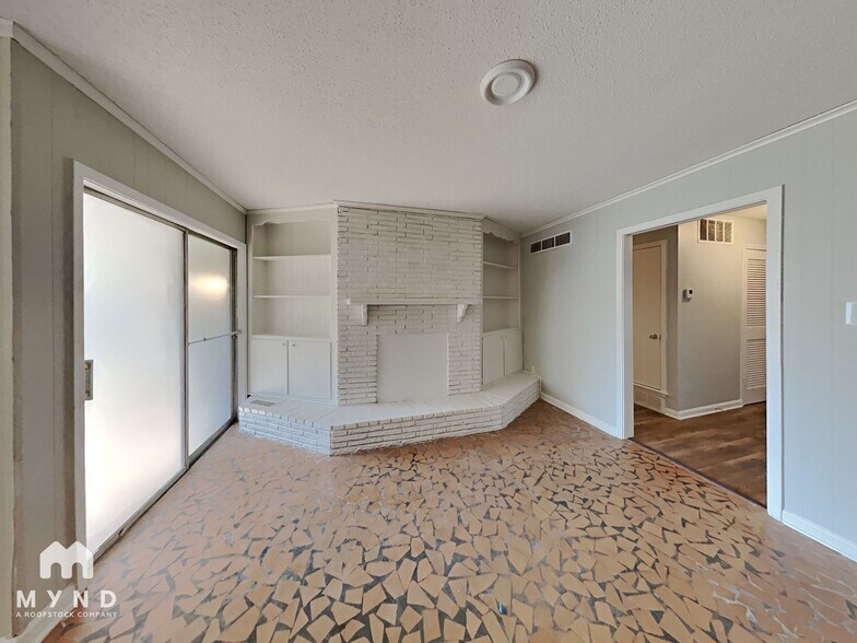 Building Photo - 1725 Prado Ave