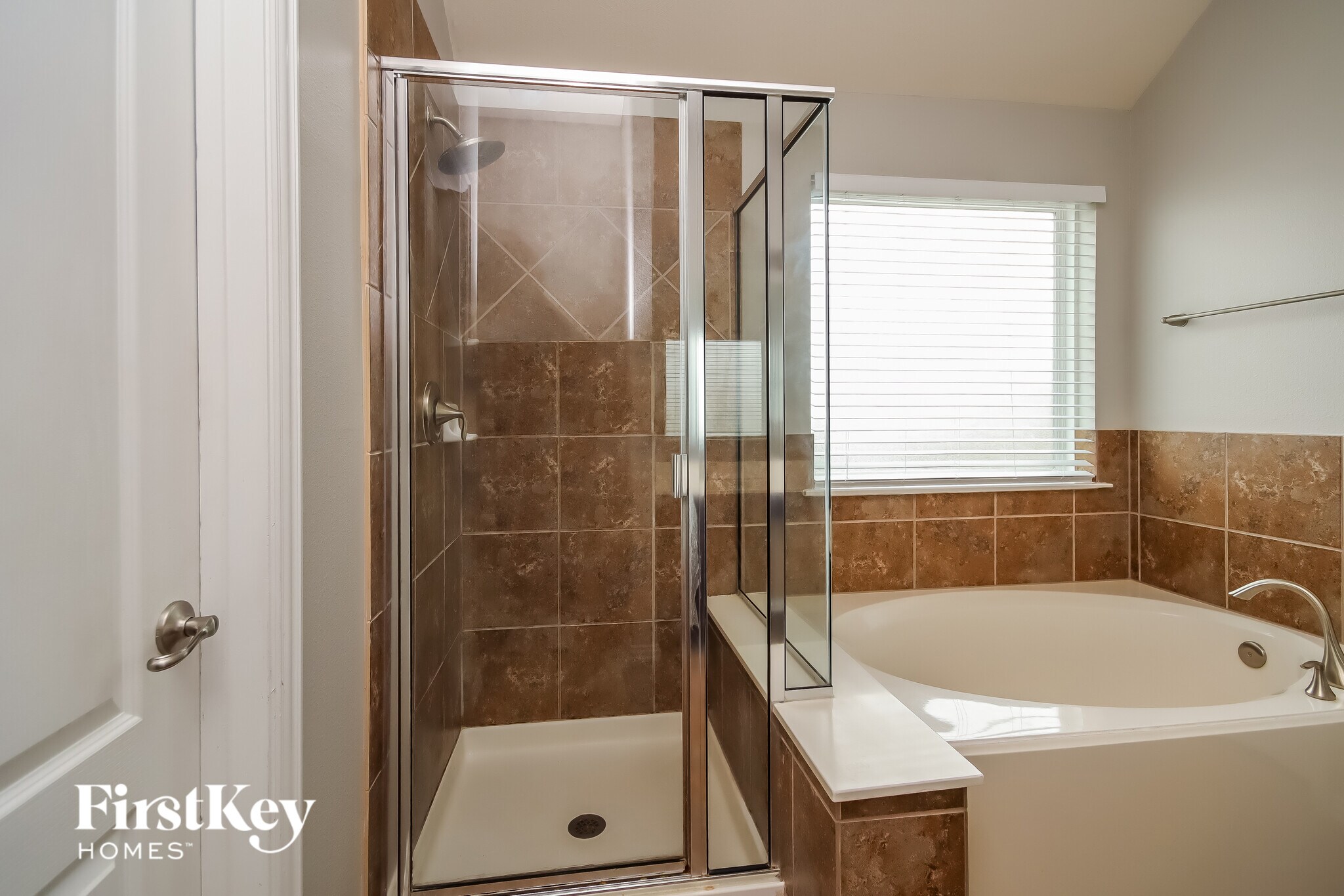 Building Photo - 517 Fieldhaven Ct