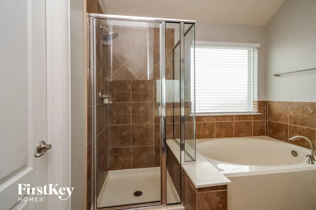 Building Photo - 517 Fieldhaven Ct