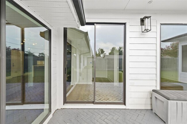 Building Photo - 2703 Tannehill Dr