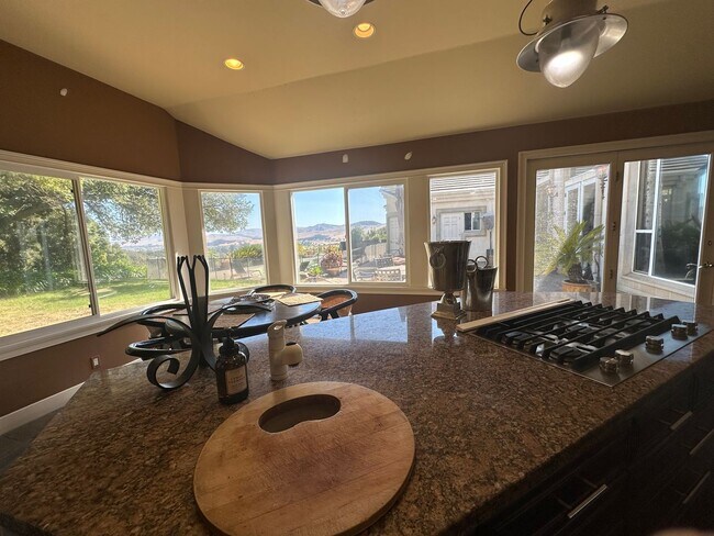 Building Photo - Hilltop Estate in Green Valley-Fully Furni...