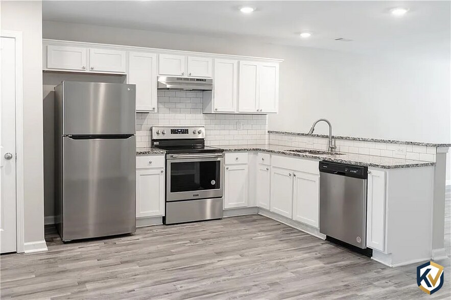 Spacious Kitchen - 329 Ashigan St