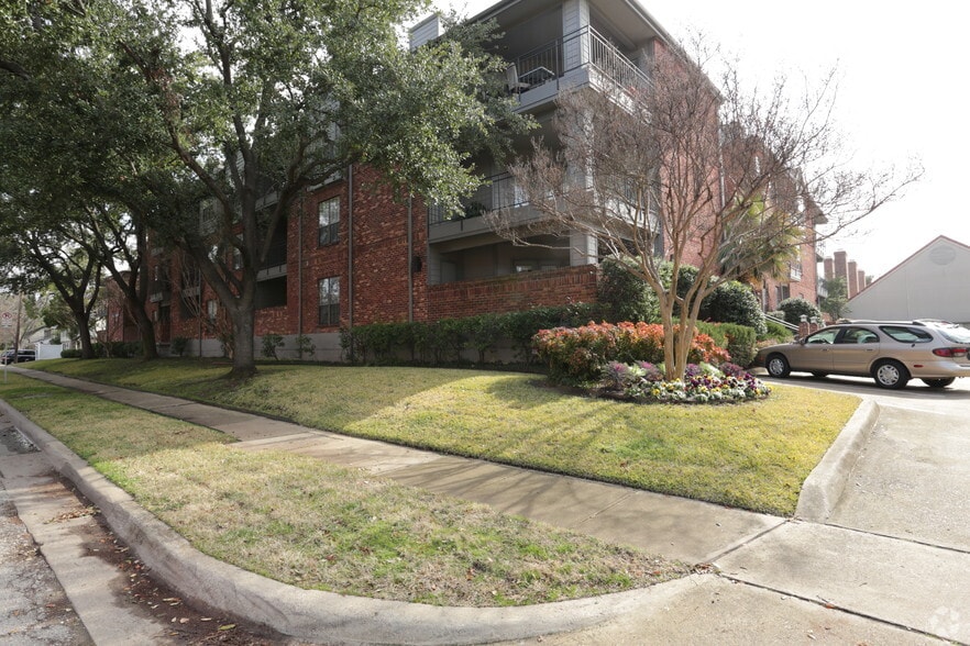 Primary Photo - Parke at UP
