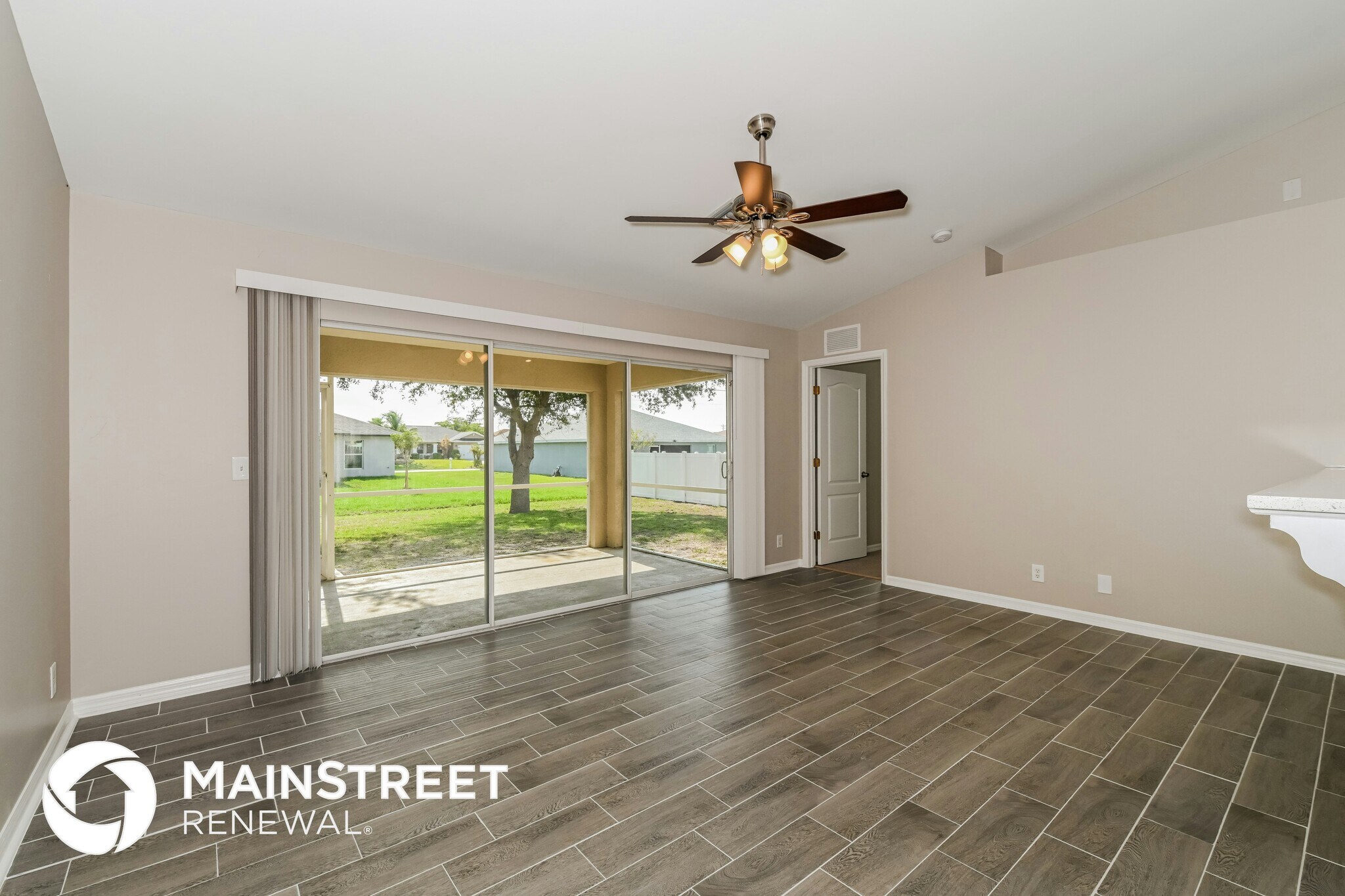 Building Photo - 631 NE 1st Pl