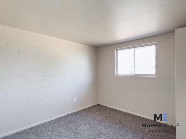 Building Photo - 3 Bed/ 1 Bath at 67th /Indian School! Appl...