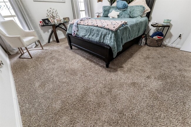 Building Photo - 916 Clover Hill Ln