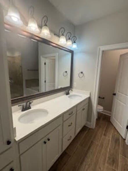 primary bath - 7463 Knollwood Ct
