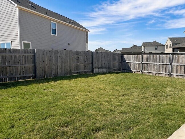 Building Photo - 366 Papaya Dr