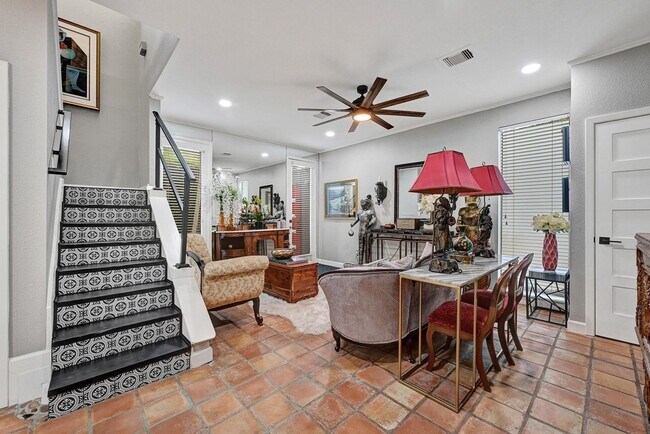 Building Photo - 2100 Commonwealth St