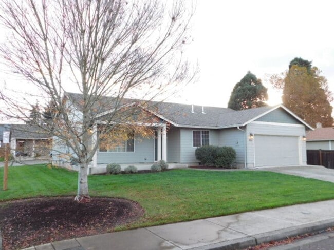 Building Photo - 3Bd/2Ba Single Story House - Available Soon!