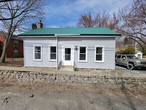 Building Photo - 3010 NY 43