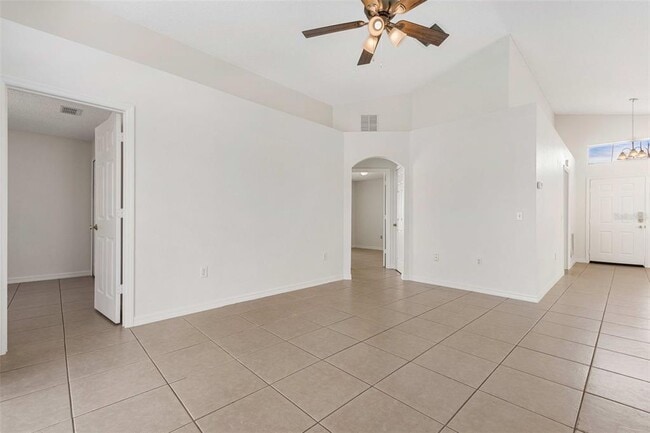 Building Photo - 123 Fox Loop