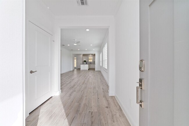 Building Photo - 14435 Gdn Grv Ct