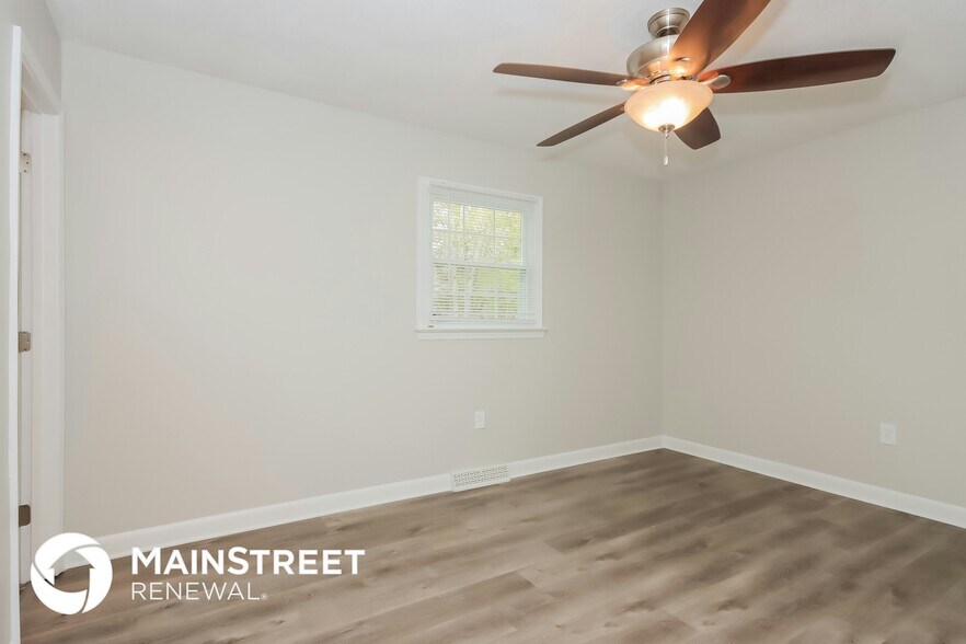 Building Photo - 1135 Carolina Cir