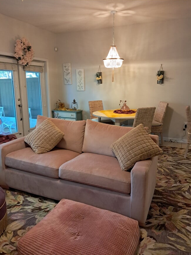 Building Photo - 317 Sand Oak Blvd