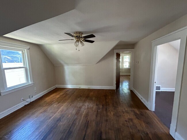 Building Photo - 3589 W 50th St