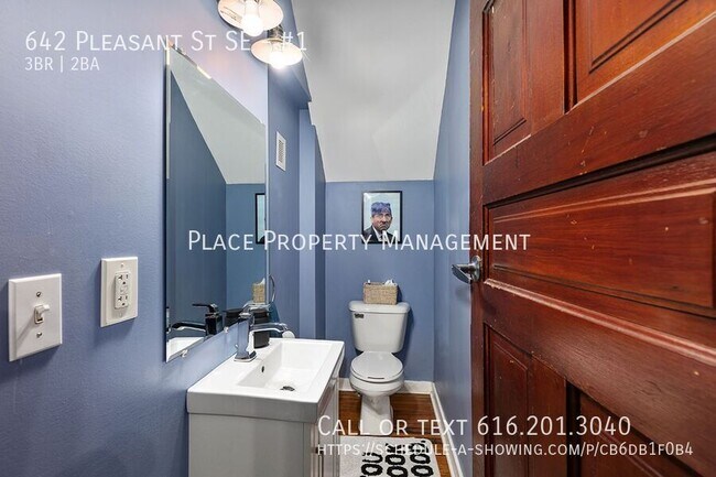 Building Photo - 642 Pleasant St SE