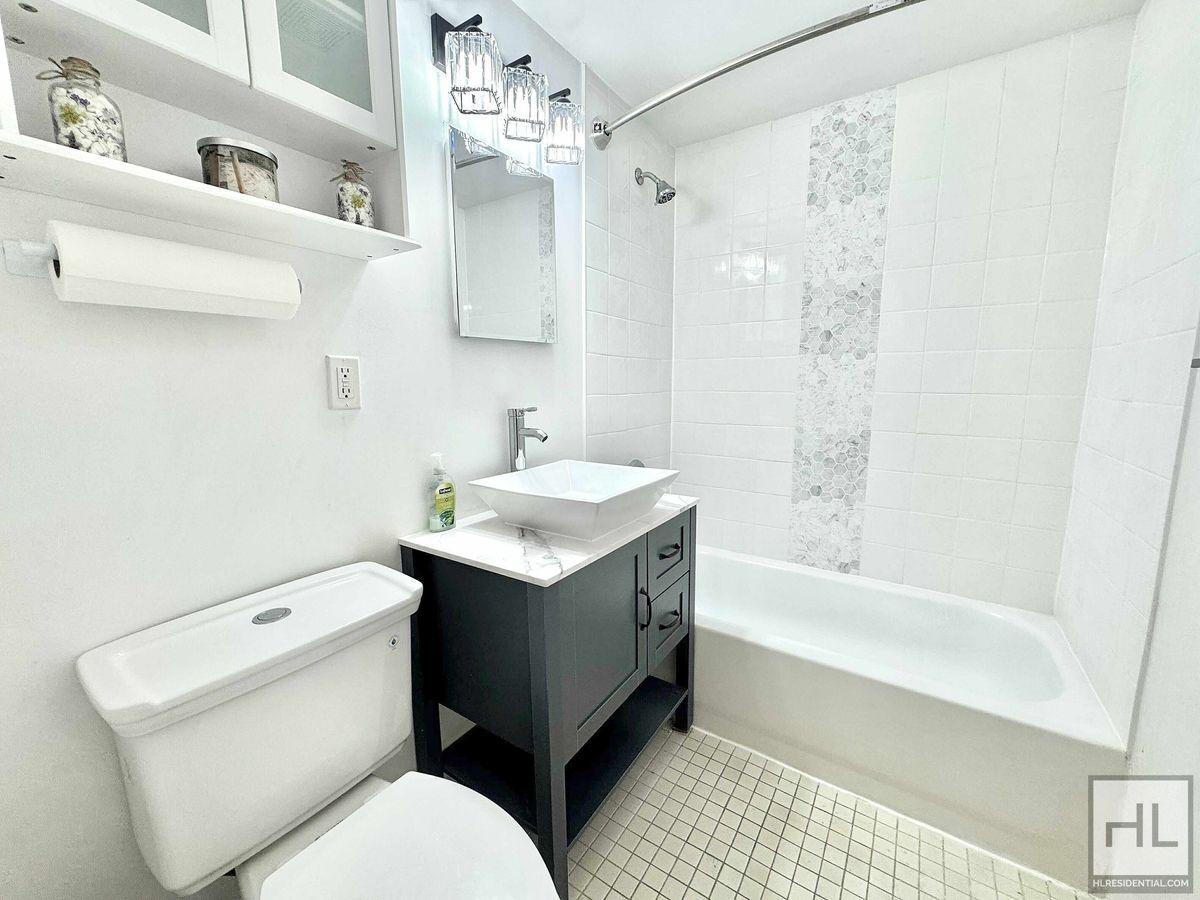 Building Photo - Saint Marks Avenue