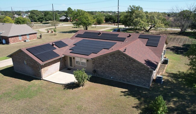 Building Photo - 3 Bed 3 Bath 3 Acres in Aubrey (FIRST MONT...