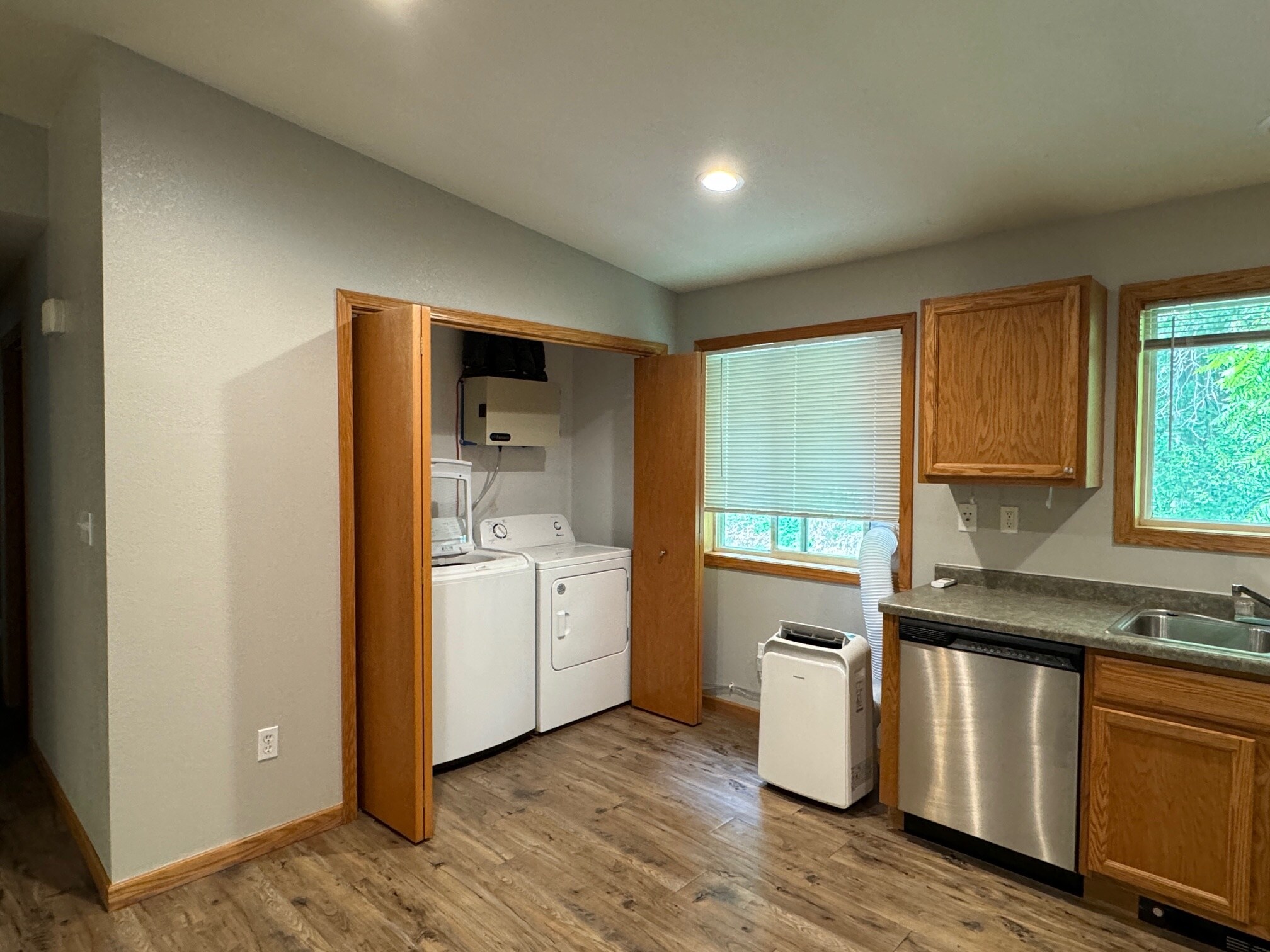 Building Photo - 407 Glenwood Ave