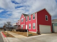 Building Photo - 334 Trestle Tree