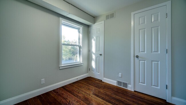 Building Photo - 185 Willow St