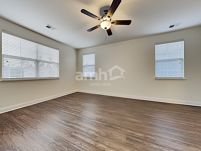 Building Photo - 132 Sago Ct
