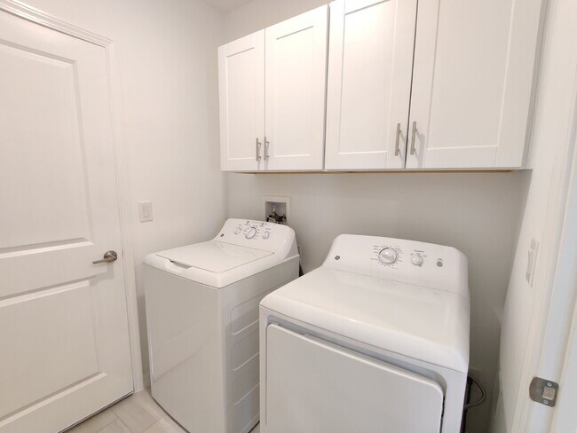 Building Photo - 22279 Storybook Cabin Wy