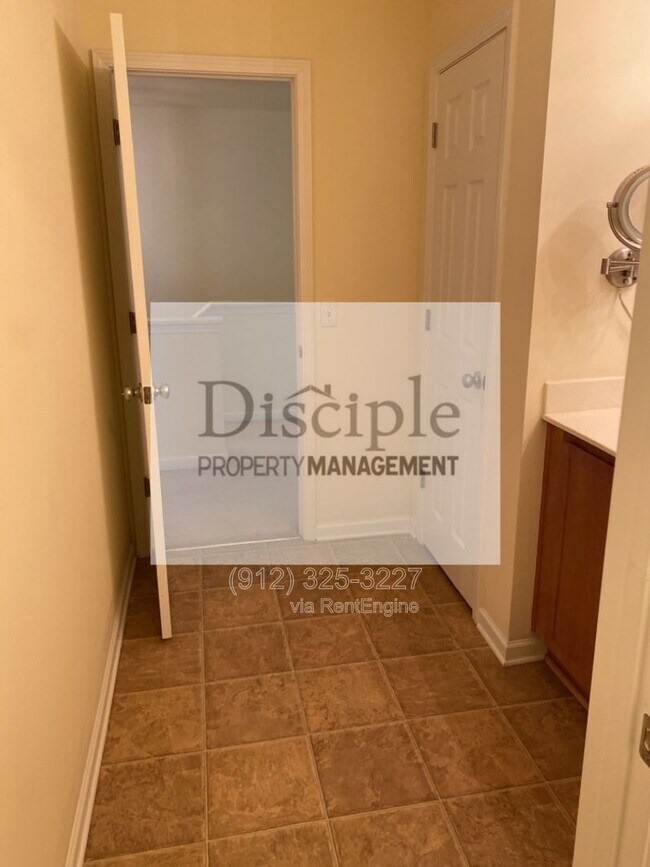 Building Photo - 169 Regency Cir