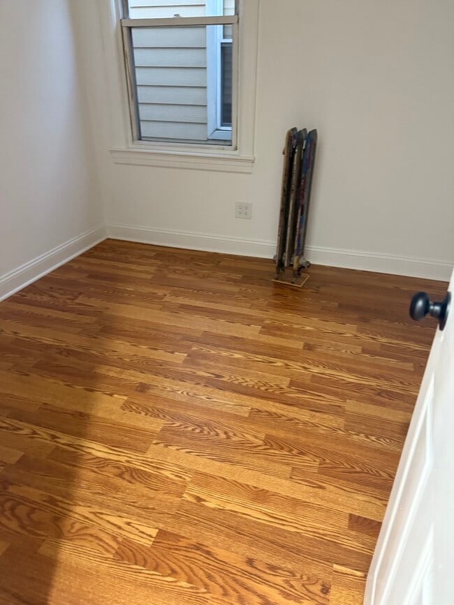 Building Photo - 139 S 12th Ave