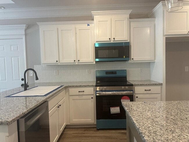 Building Photo - 116 Saxton Pl