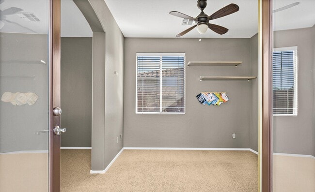 Building Photo - 4129 E Clubview Dr