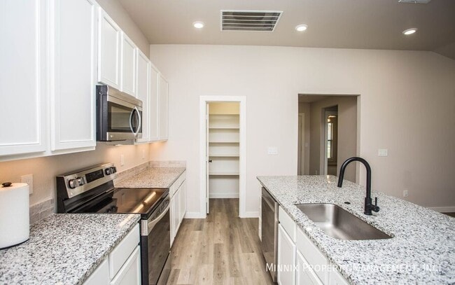 Building Photo - 3203 Durham Ave