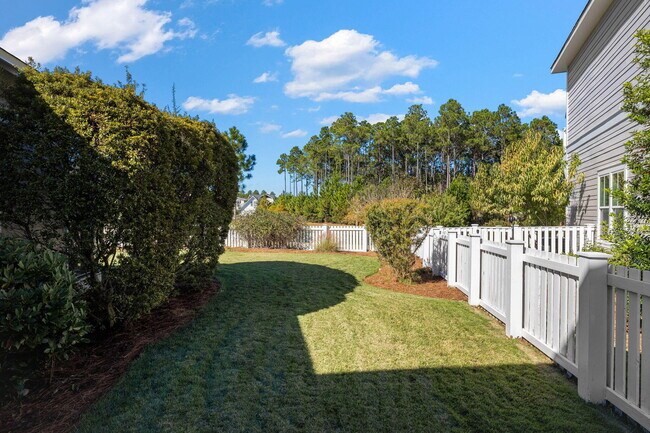 Building Photo - 141 Sandchase Cir