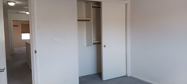 Building Photo - 3 Bed / 2 Bath with Loft and Pool