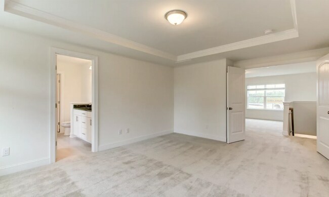 Building Photo - Available Now - Beautiful Open Floorplan 3...