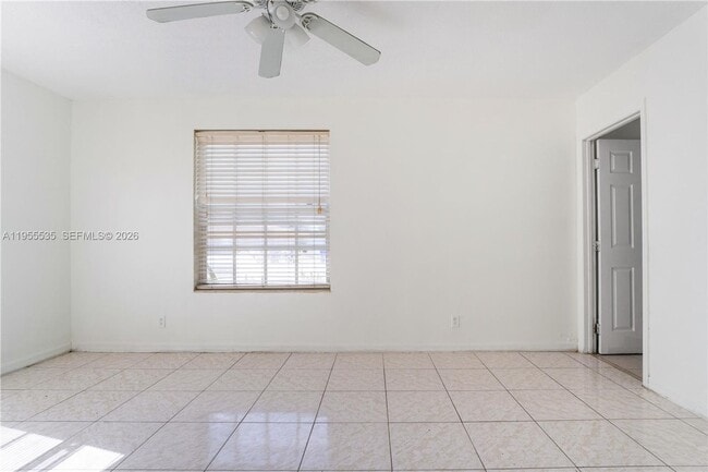 Building Photo - 415 NW 60th Way