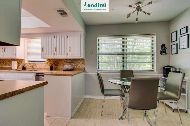 Building Photo - 2728 Chadwick Dr