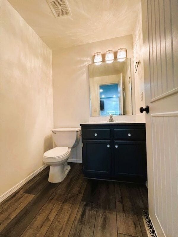 Building Photo - 19420 Valley View Dr