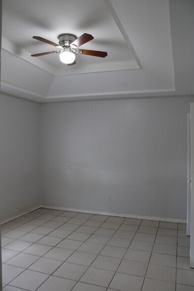 Building Photo - 2201 Kimberly Ln