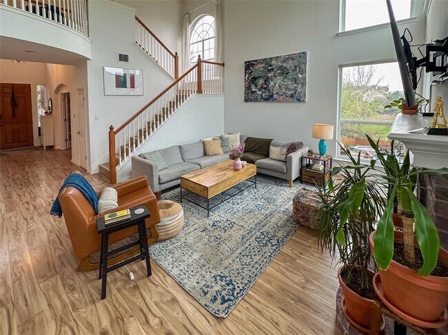Building Photo - 2200 Rimrock Dr
