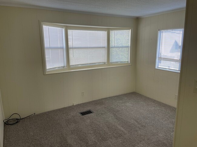 Guest Bedroom - 3811 Midway Dr