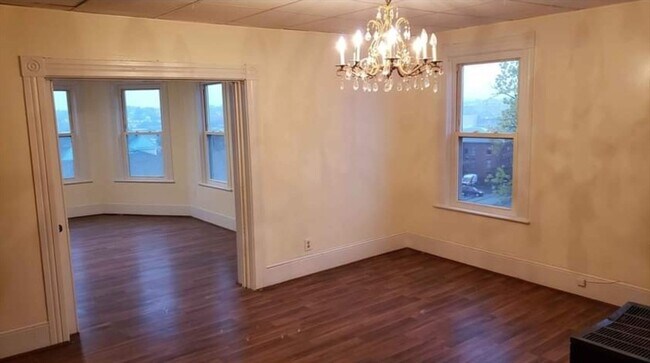 Building Photo - 37 Vernon St